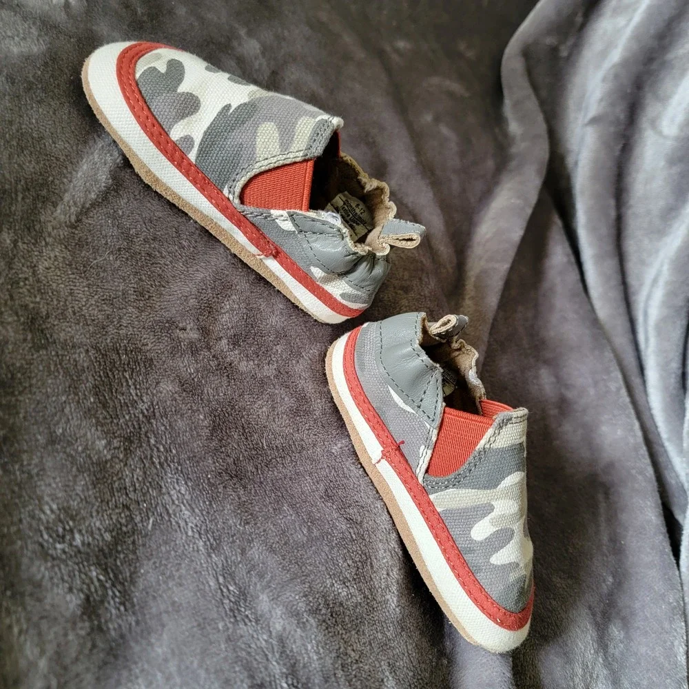 Robeez Slip On Shoes Kids 6-12 Months Camo Excellent Elastic Gusset Soft Sole